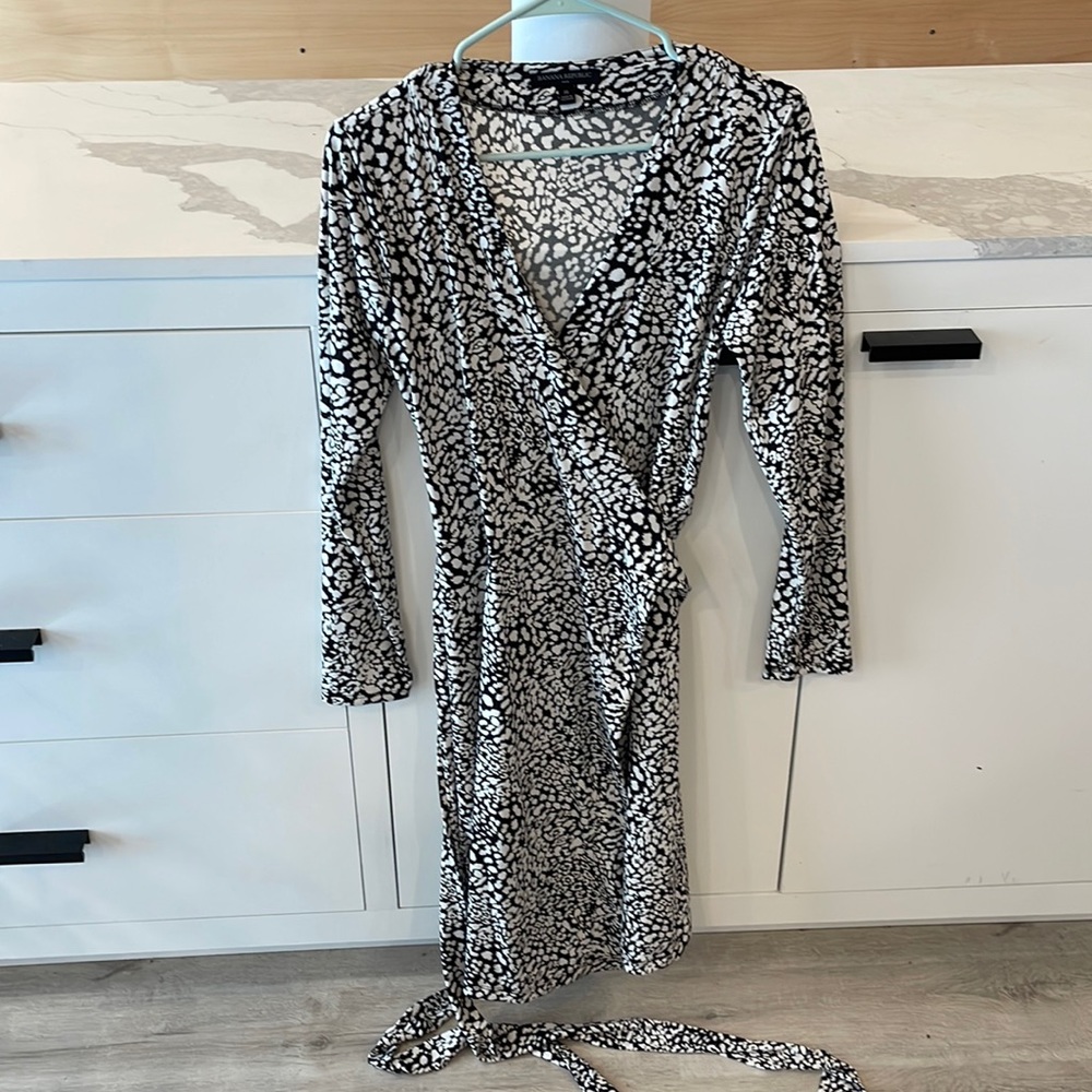 Banana Republic wrap dress. Size M